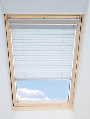 C2A Itzala Venetian Blind for Dakstra and RoofLITE Skylight Roof Windows White 