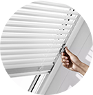 VELUX venetian blind with manual operation